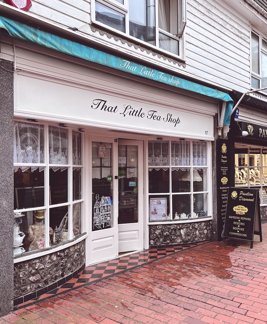 Cottage-like exterior of That Little Tea Room in Brighton