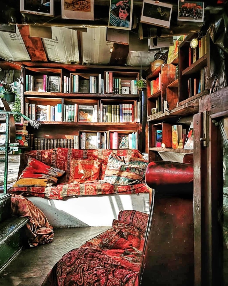 floating london bookshop