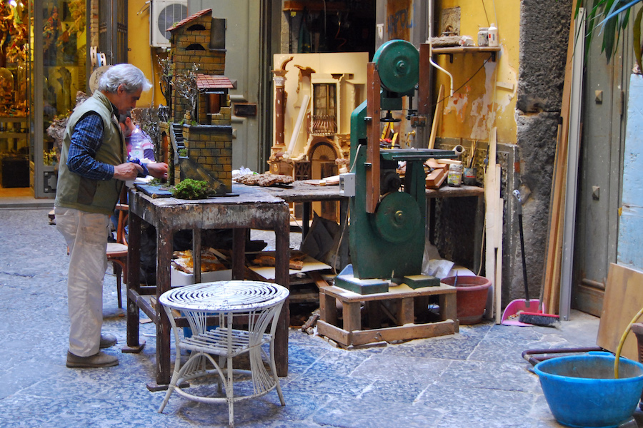artisan at work christmas alley naples