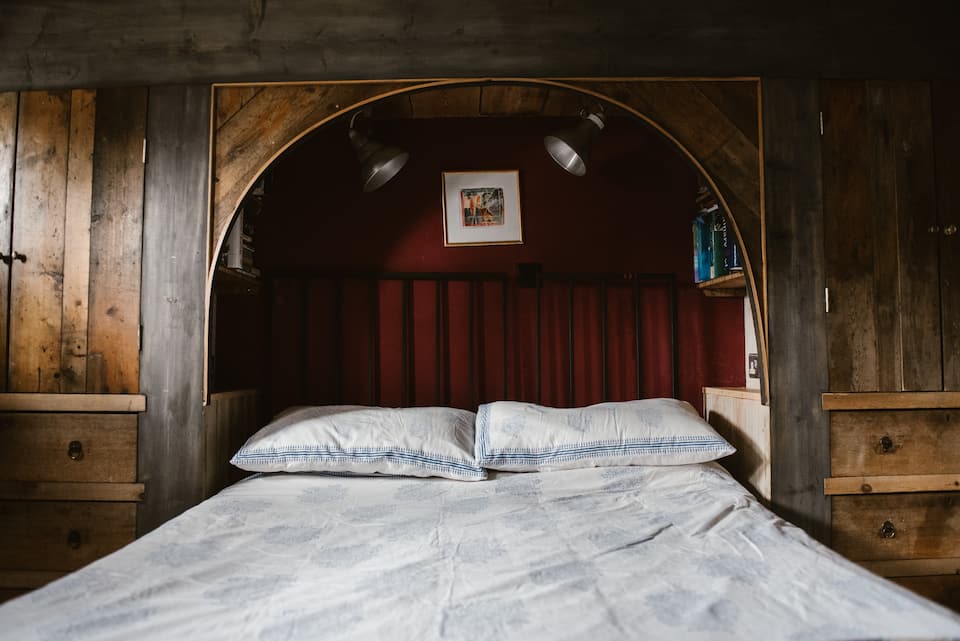 houseboat to rent shoreham