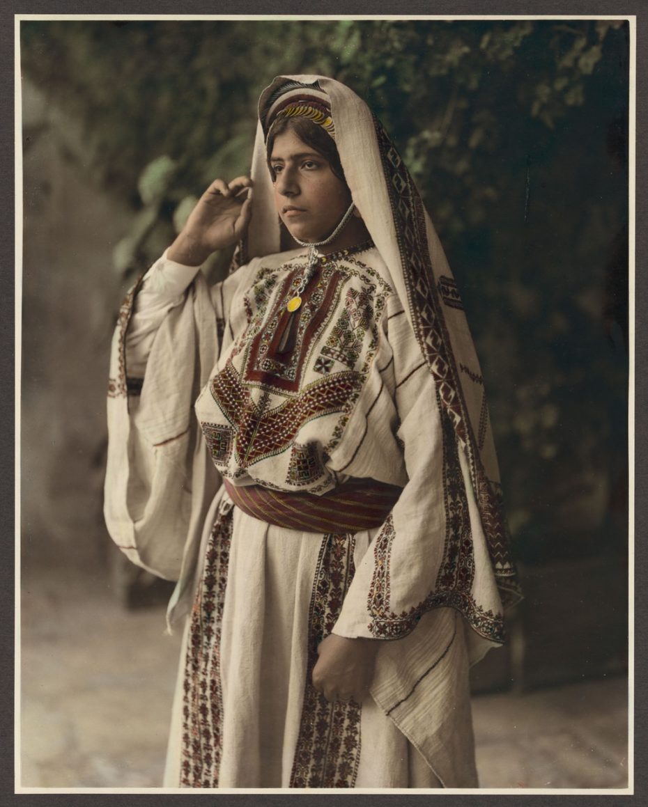 traditional palestinian dress for women