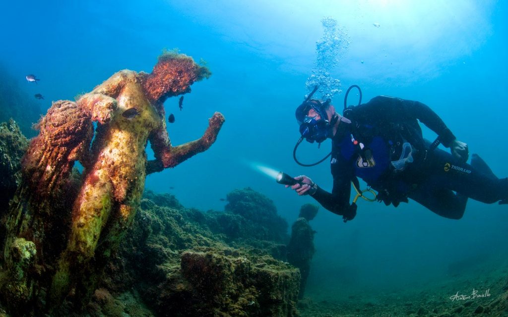 diving at baia italy