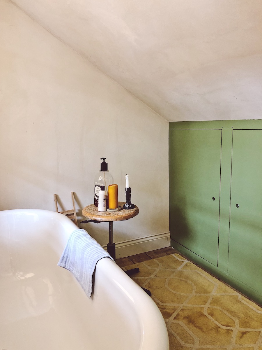 french style bathroom