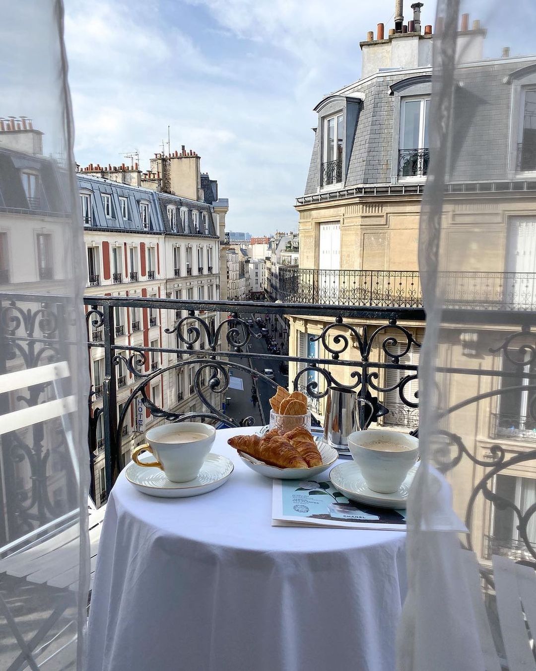 breakfast in paris