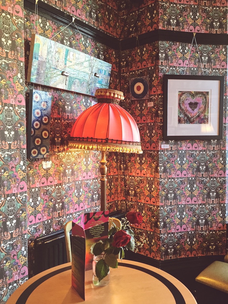 bold interior decoration