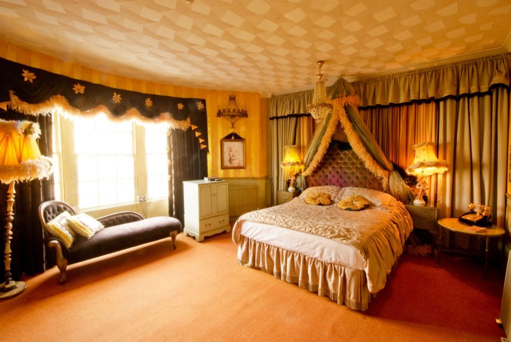 gaudy gold hotel room