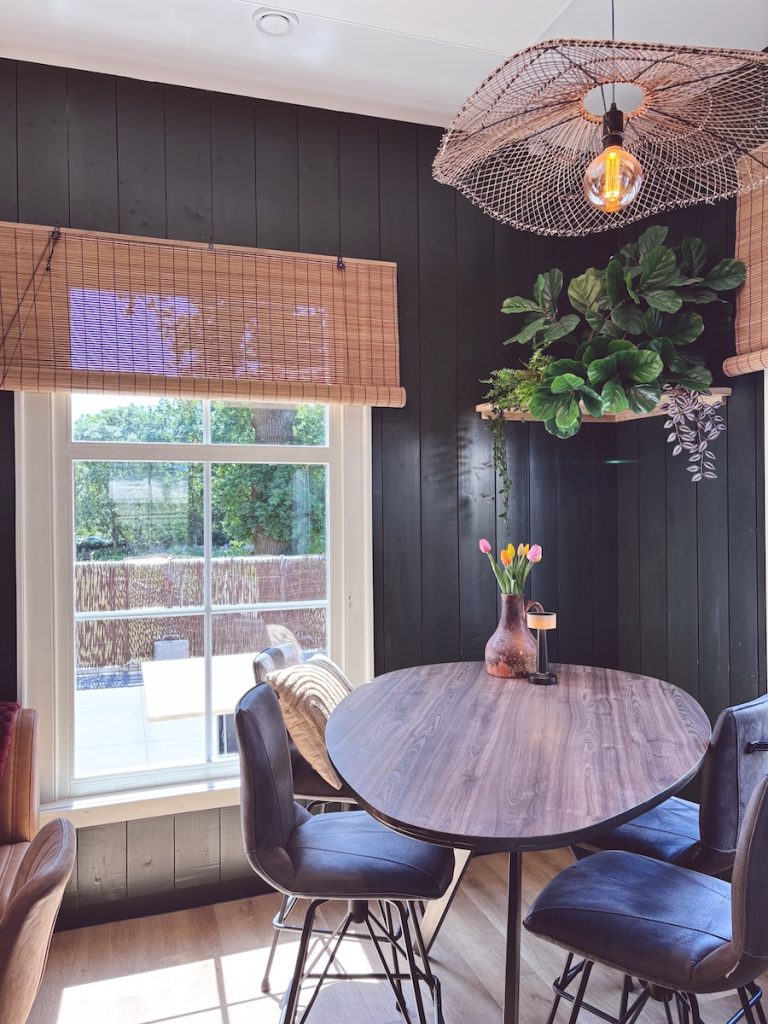Theehuis Cruquius café with an outdoor terrace and contemporary dining room in Haarlemmermeer, North Holland