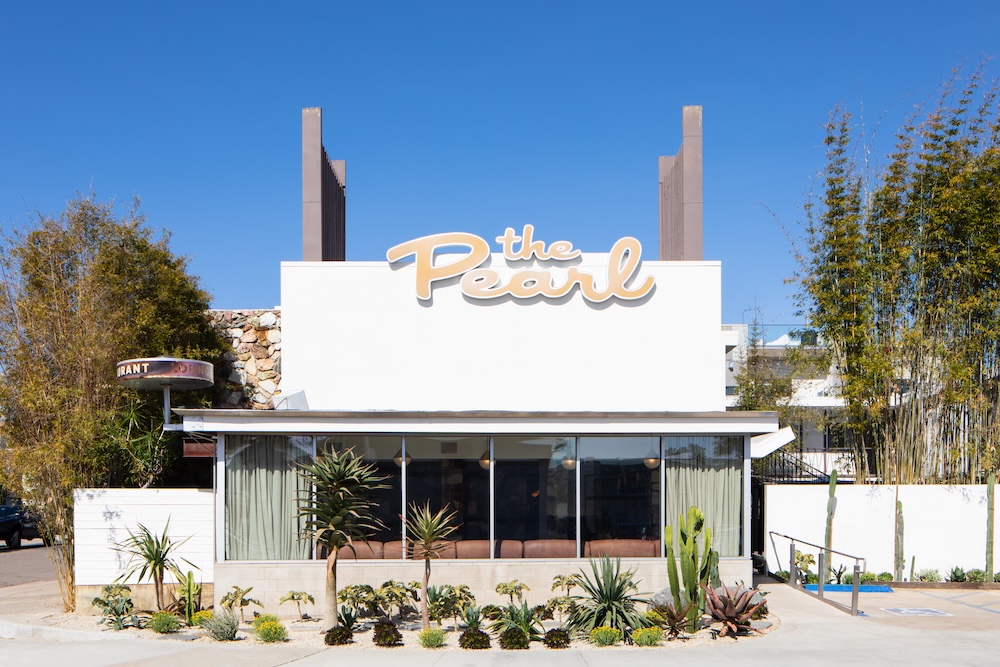 Exerior of The Pearl Motel in San Diego, California